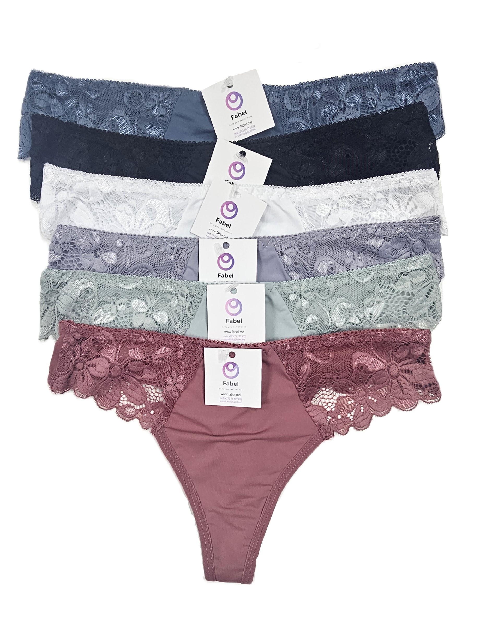 Tanga din microfibră cu dantelă.