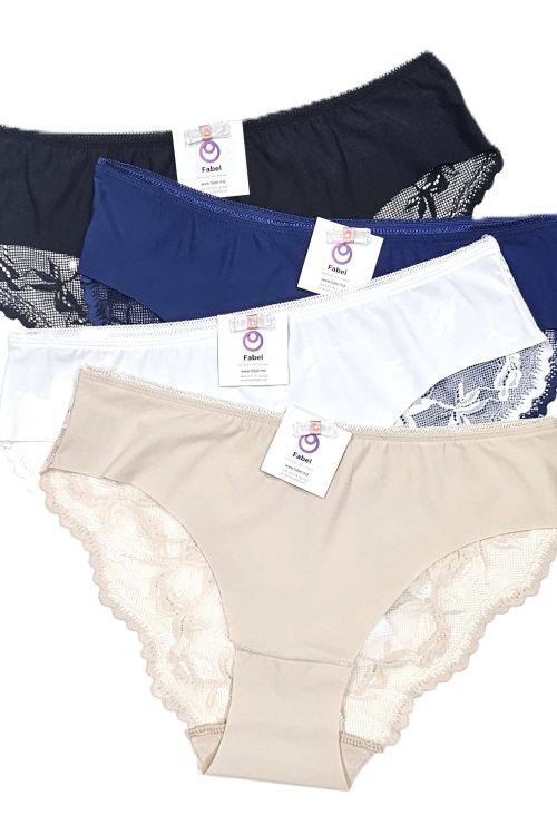 Slip cu dantelă la spate.