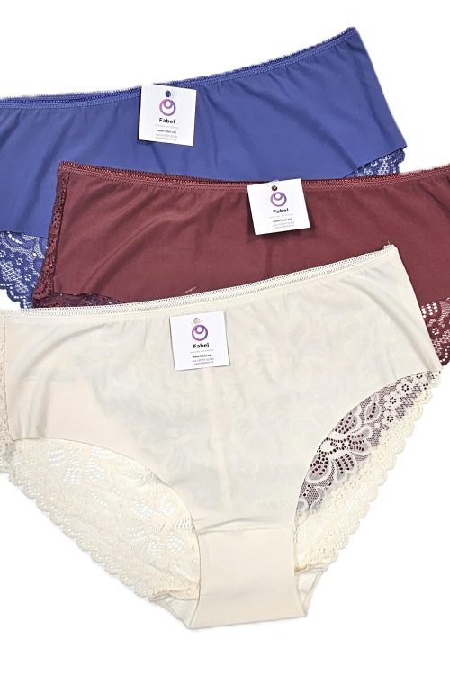 Chiloți  Dyana din microfibră cu dantelă.