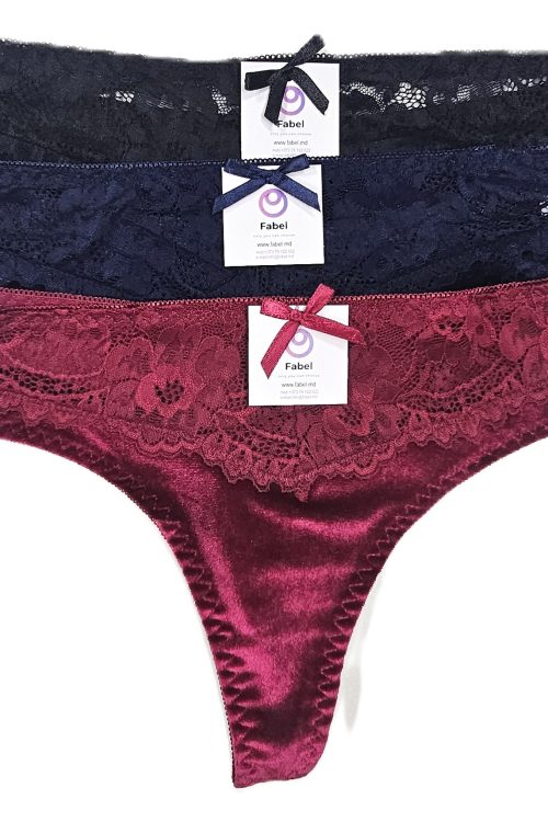 Tanga din catifea cu dantelă.