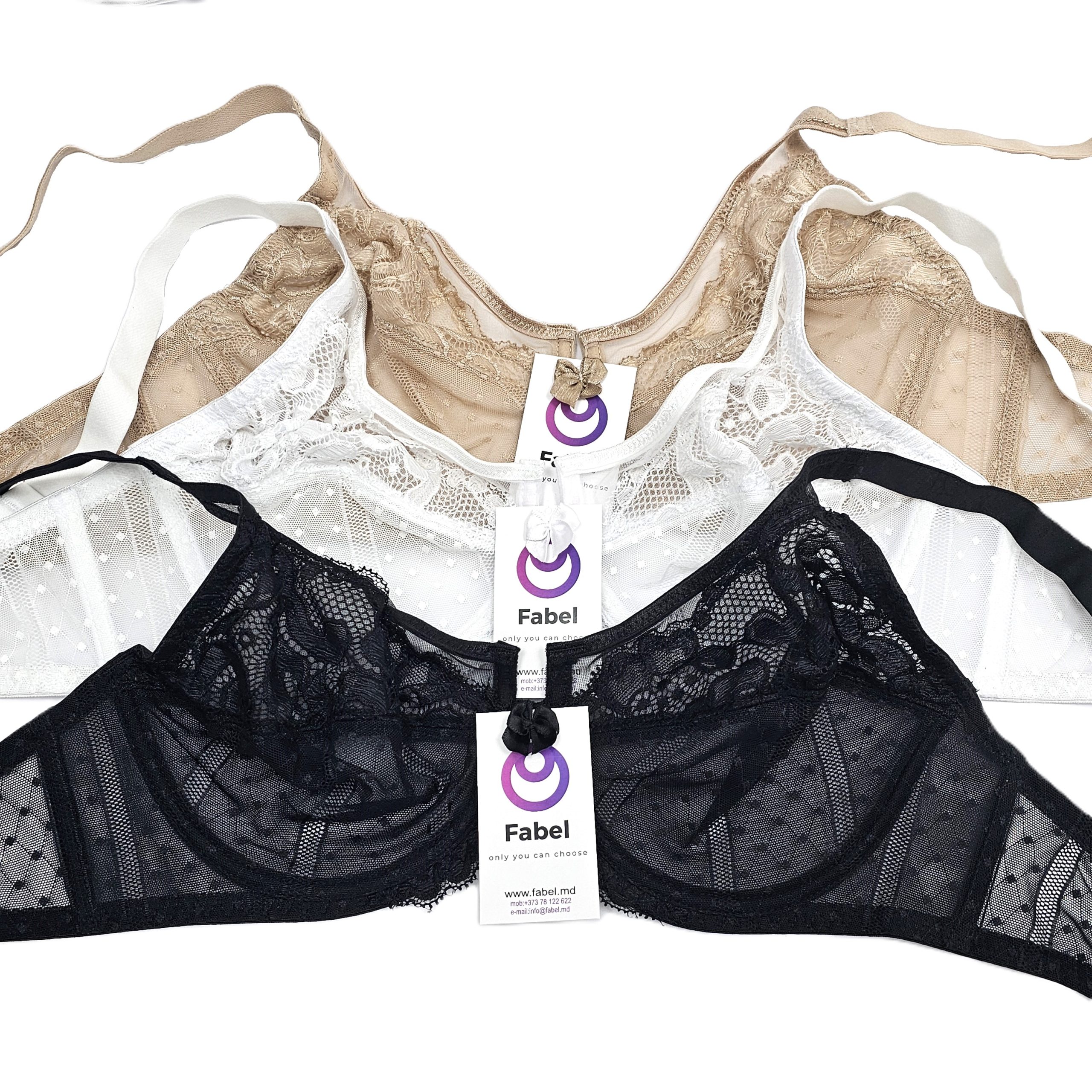 Sutien de dantelă cu sârmă.