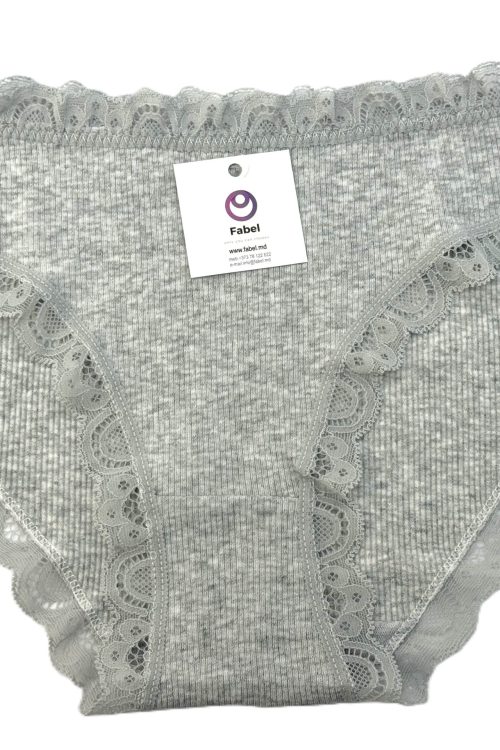 Slip clasic din bumbac cu dantelă pe margini.