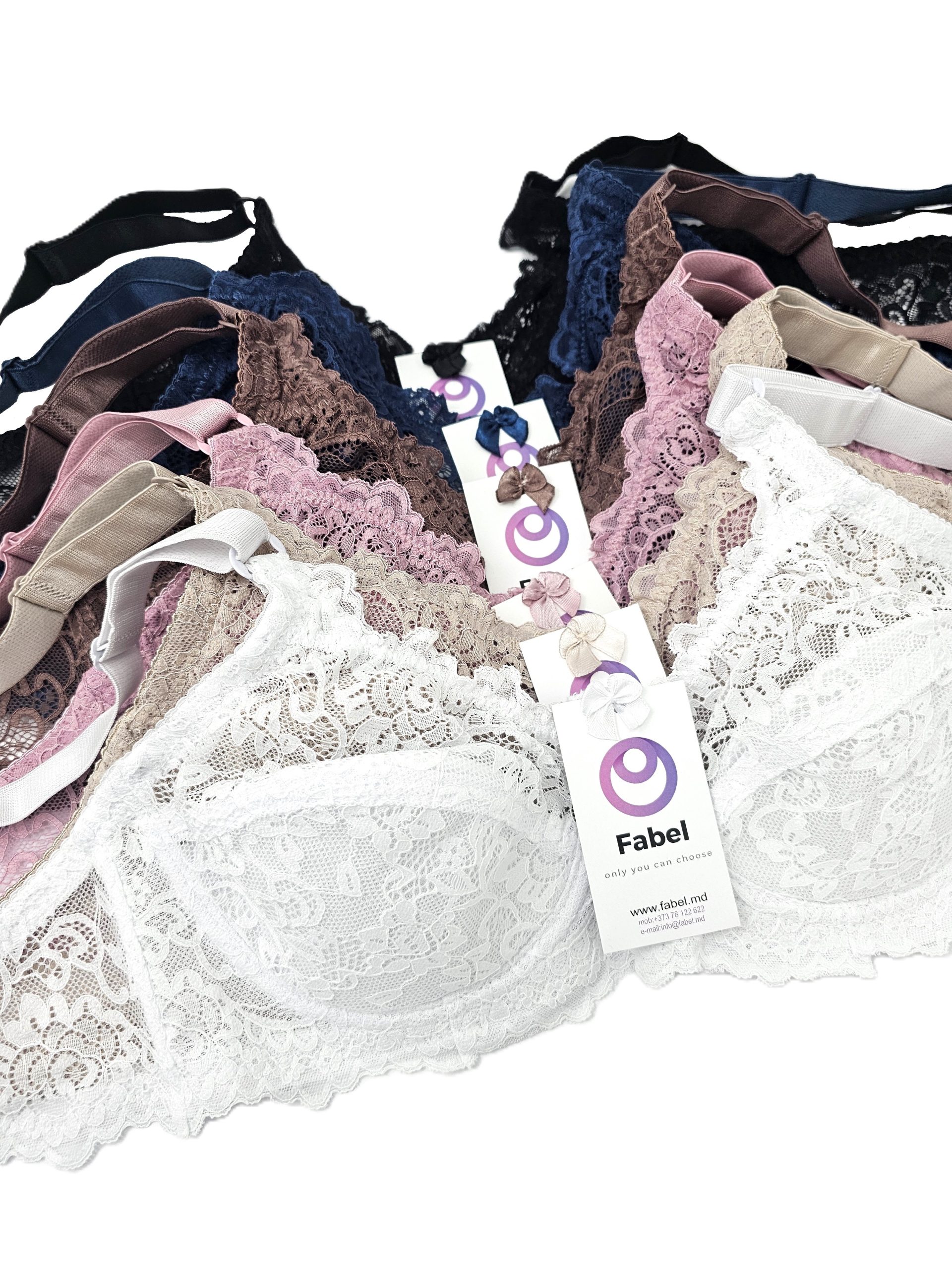 Sutien de dantelă cu cupa moale, cu sârmă .