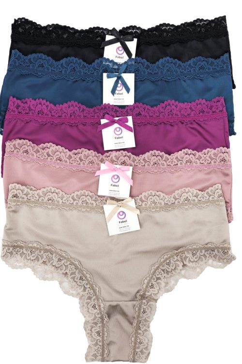 Brazilieni din satin, cu dantelă pe margini.