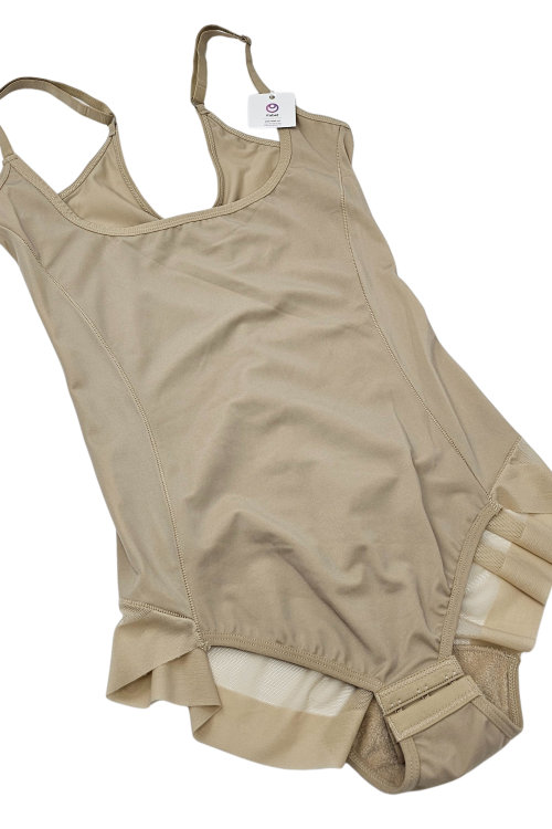 Body modelator cu posterior semitransparent, efect de tanga.
