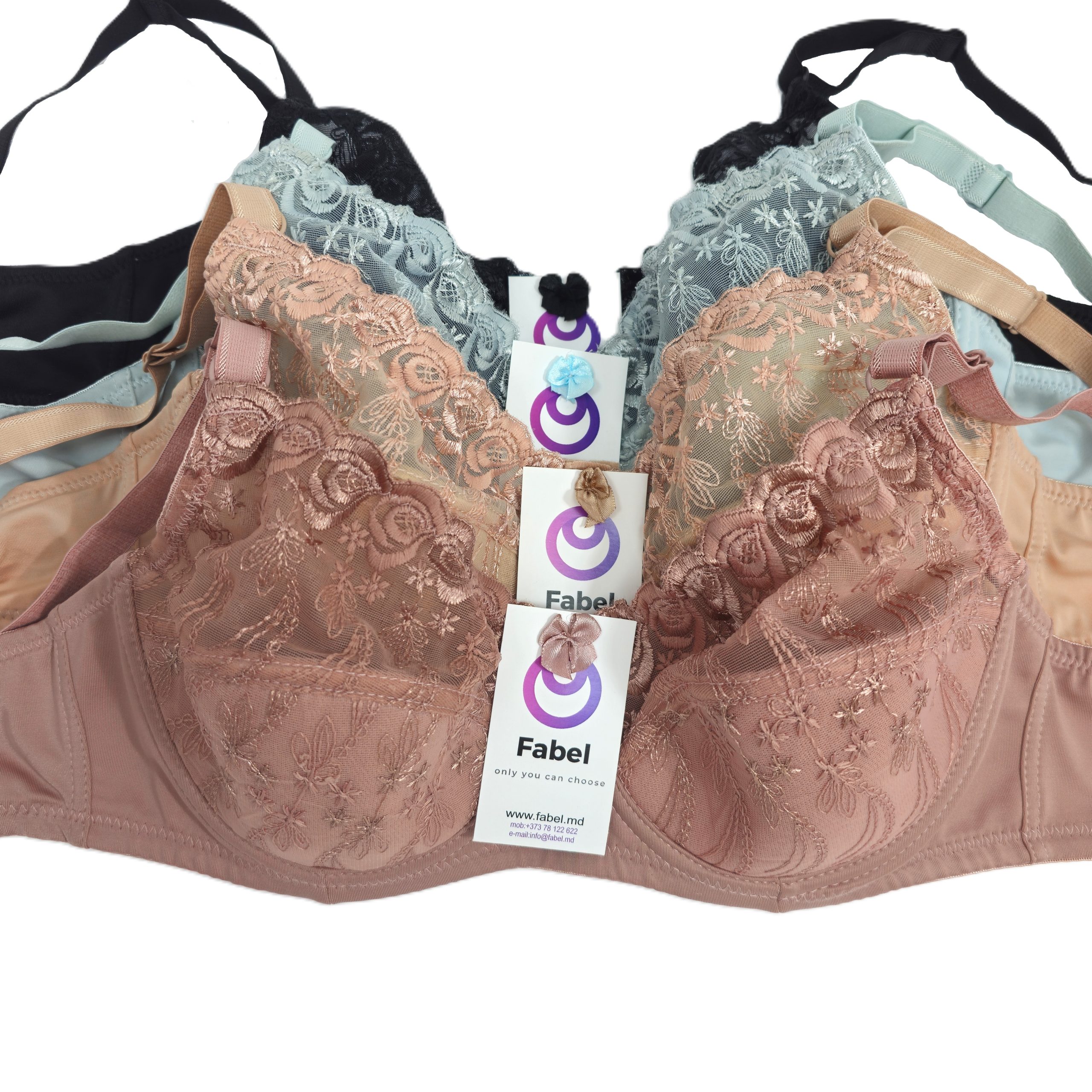 Sutien de dantelă, cu cupa moale, cu sârmă.