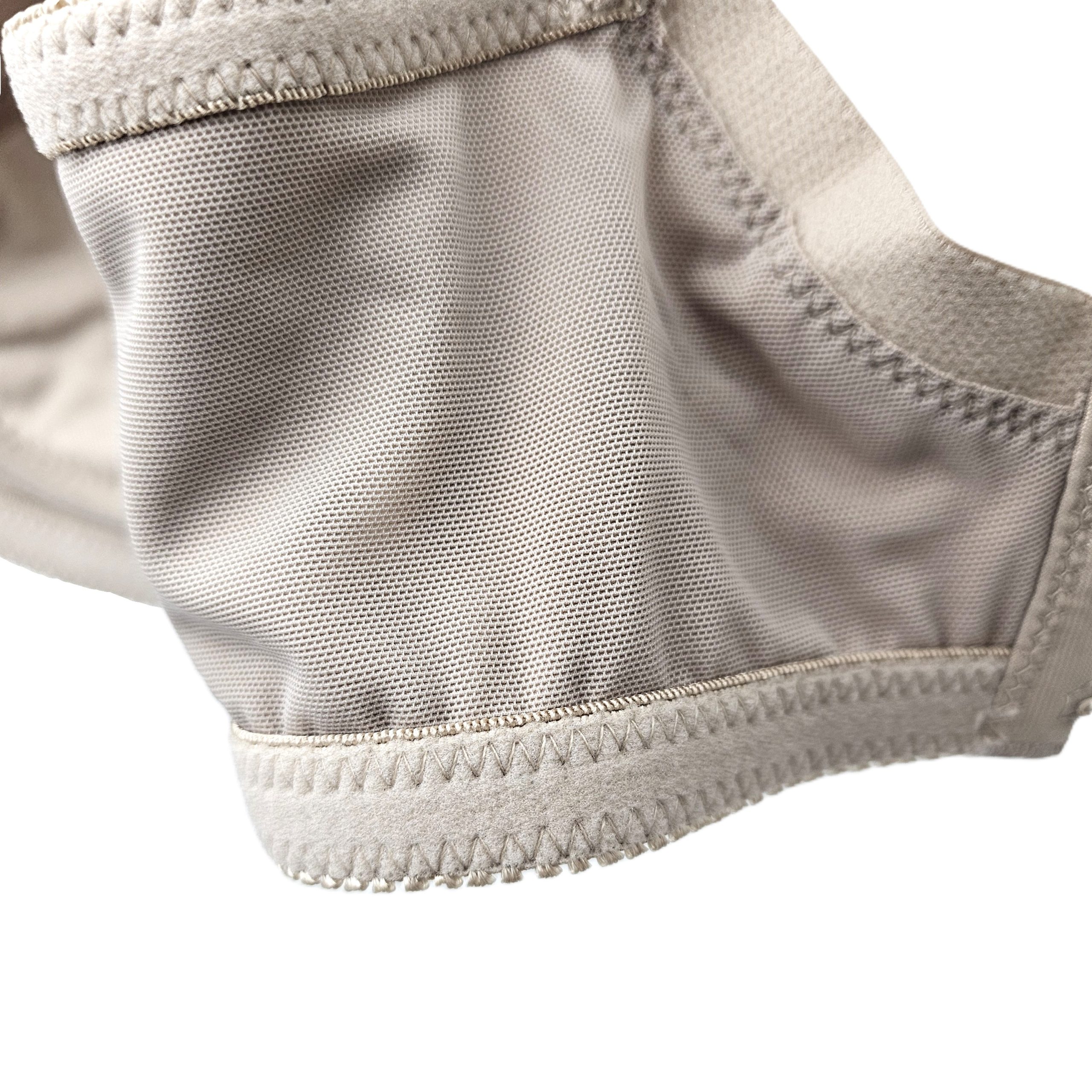 Sutien din microfibră fină, cu dantelă, cu sârmă 691 — изображение 6